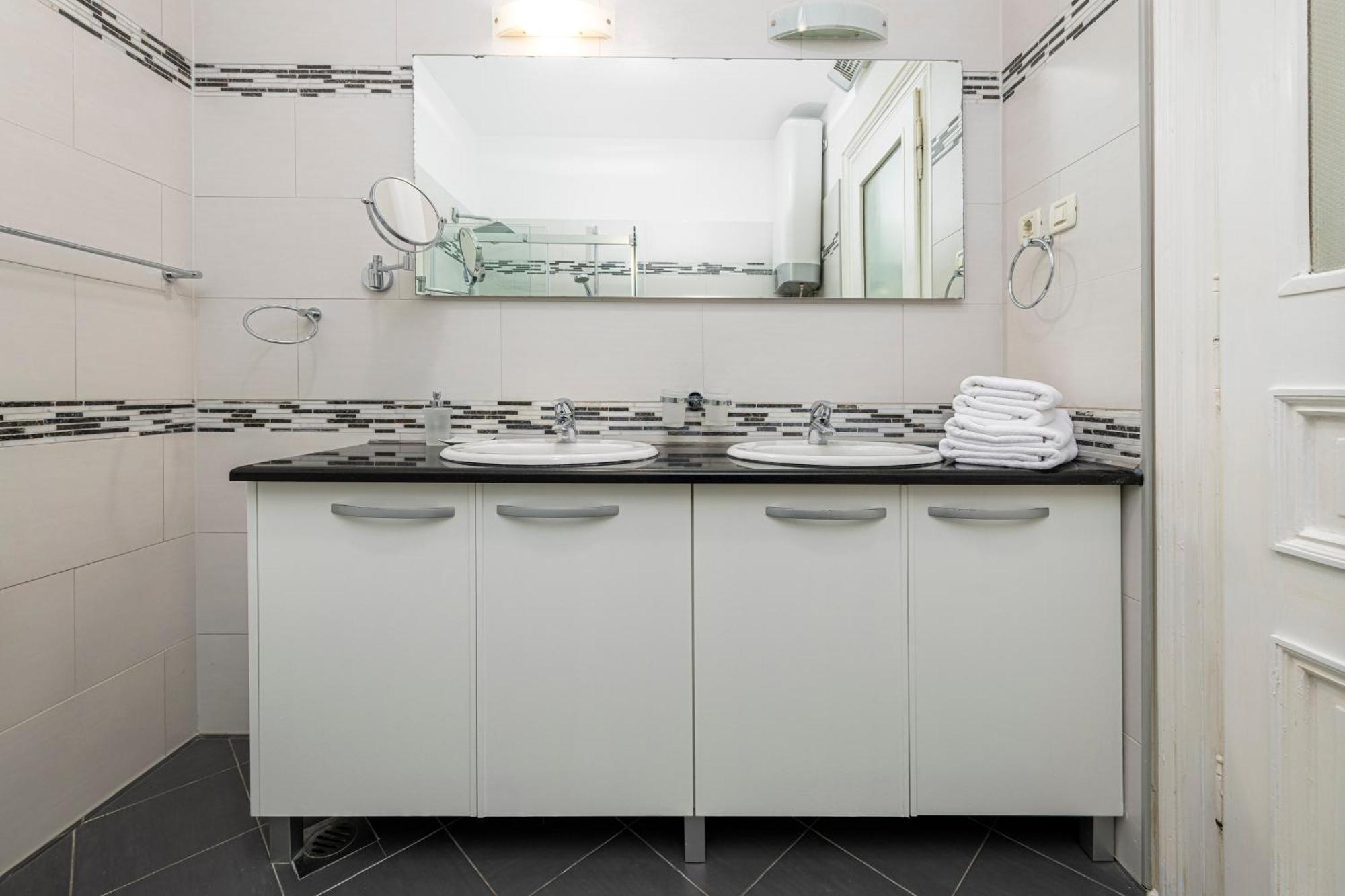 Banje Beach Oasis Apartment Dubrovnik Ngoại thất bức ảnh